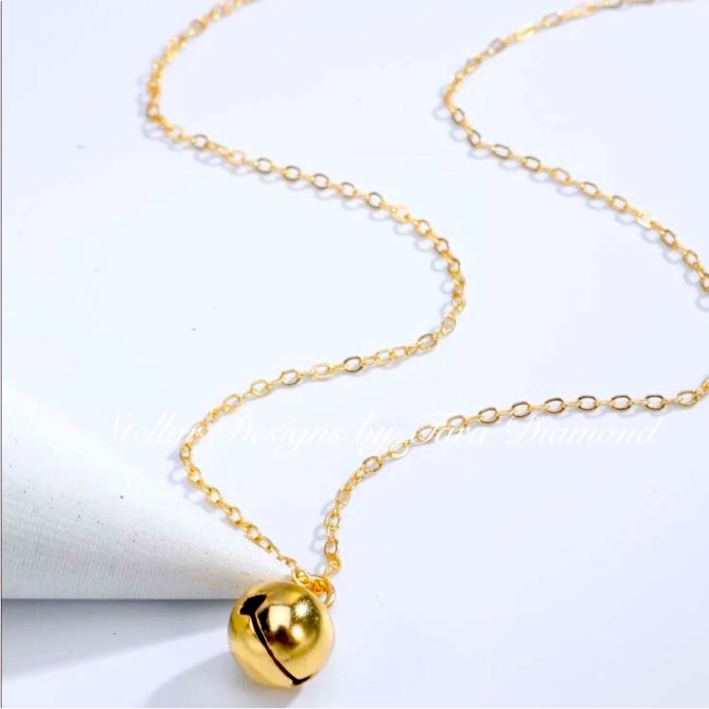 THE CUTE MINIMALIST JILING BELL EARRING